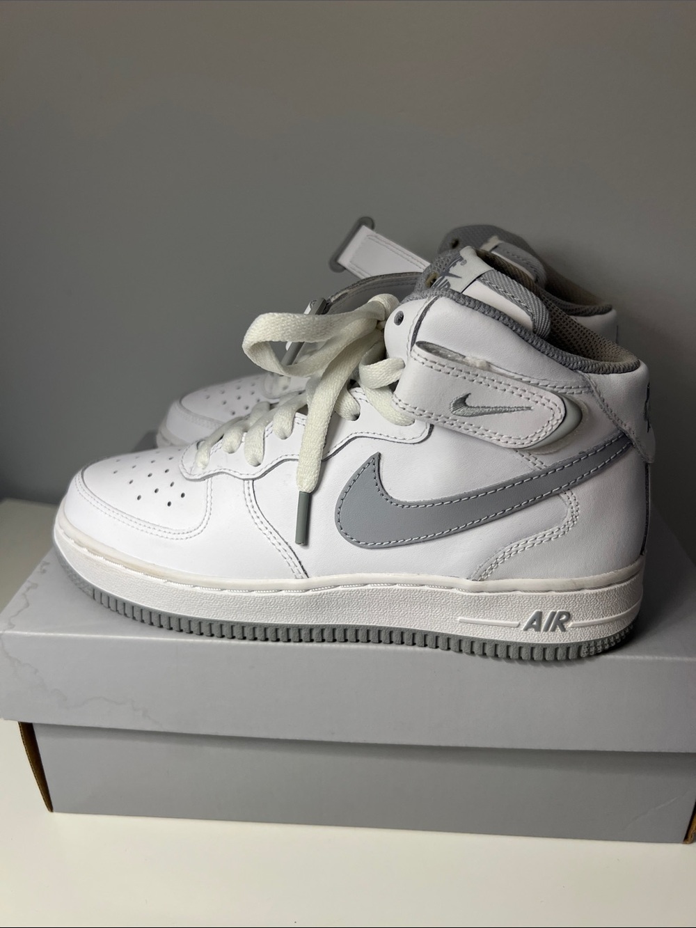 Nike Air Force 1 Mid-Top Sneakers in White & Light Gray size 5Y